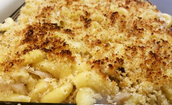 White Cheddar, Onion, & Crab Mac n Cheese