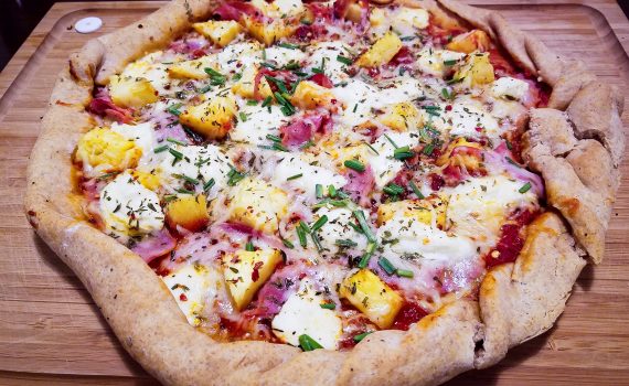 Red Pepper Hawaiian Pizza with Chives