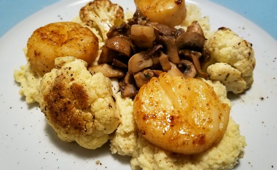 Seared Scallops with Cauliflower Puree