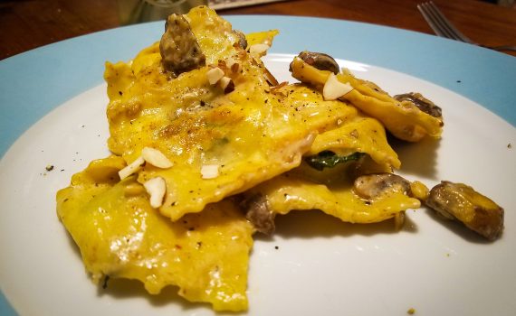 Spinach & Ricotta Ravioli with Creamy Mushrooms