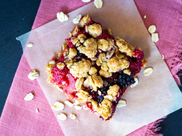 Blackberry Strawberry Crumble Bars