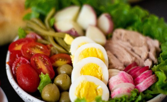 Traditional Niçoise Salad