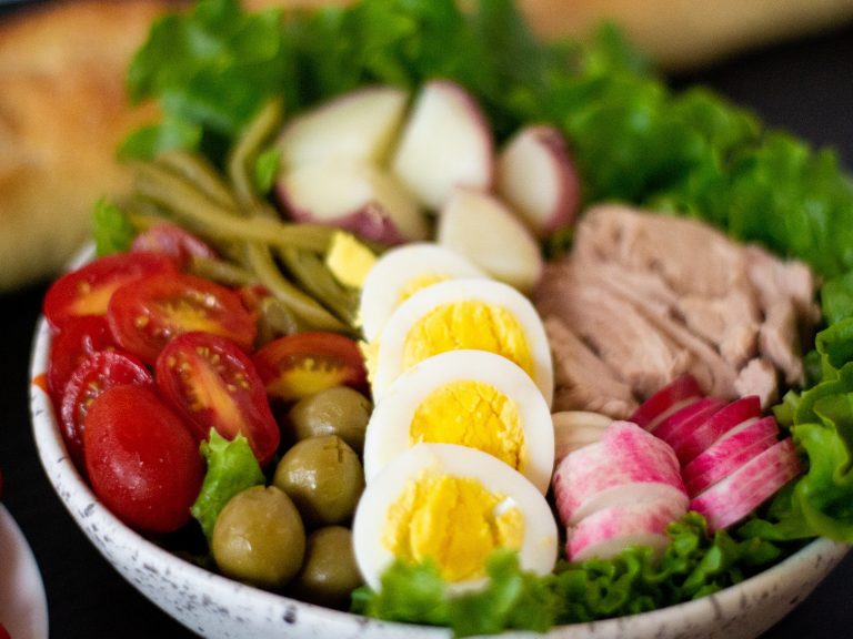 Traditional Niçoise Salad